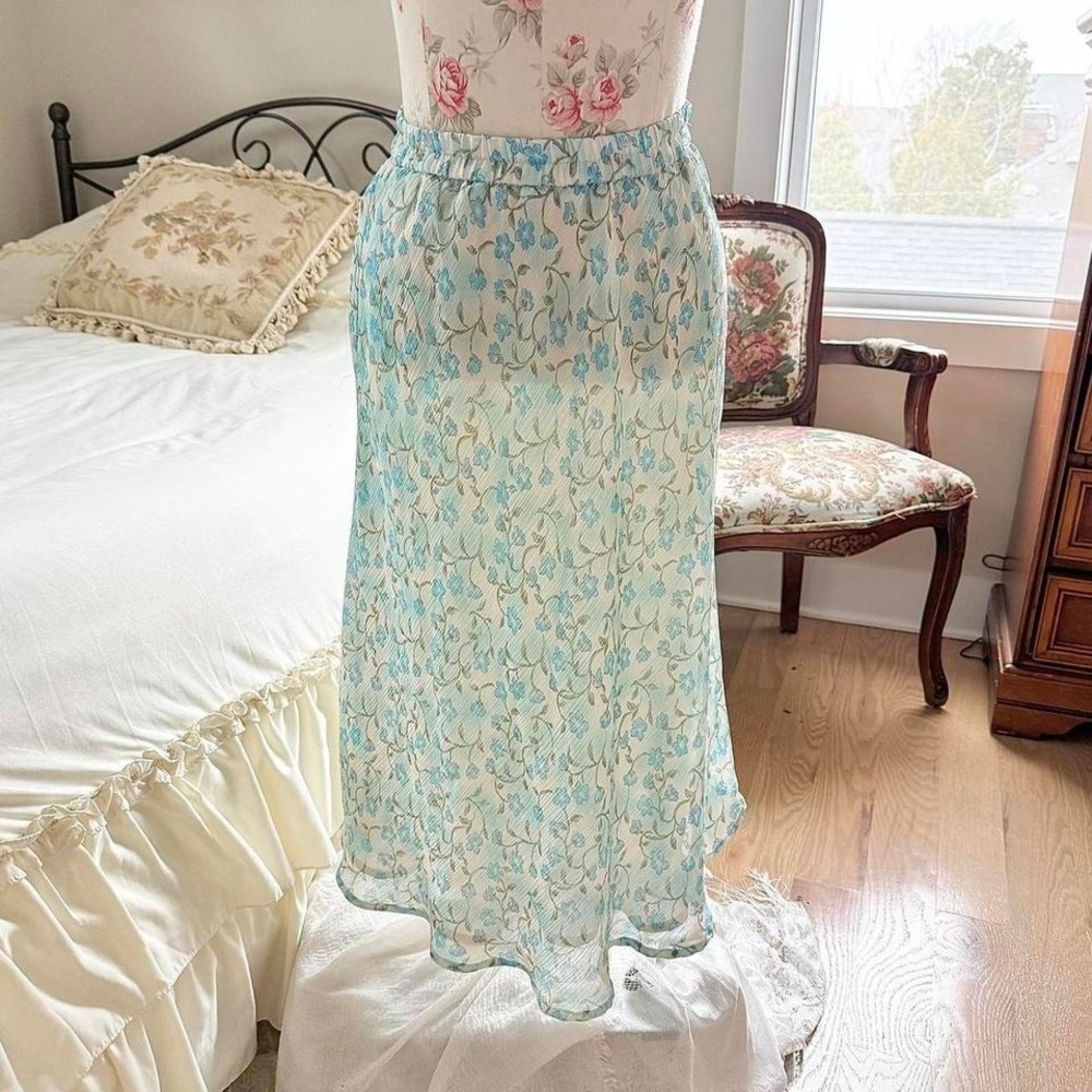 blue floral midi‎ skirt  90s cold water creek blue floral midi skirt